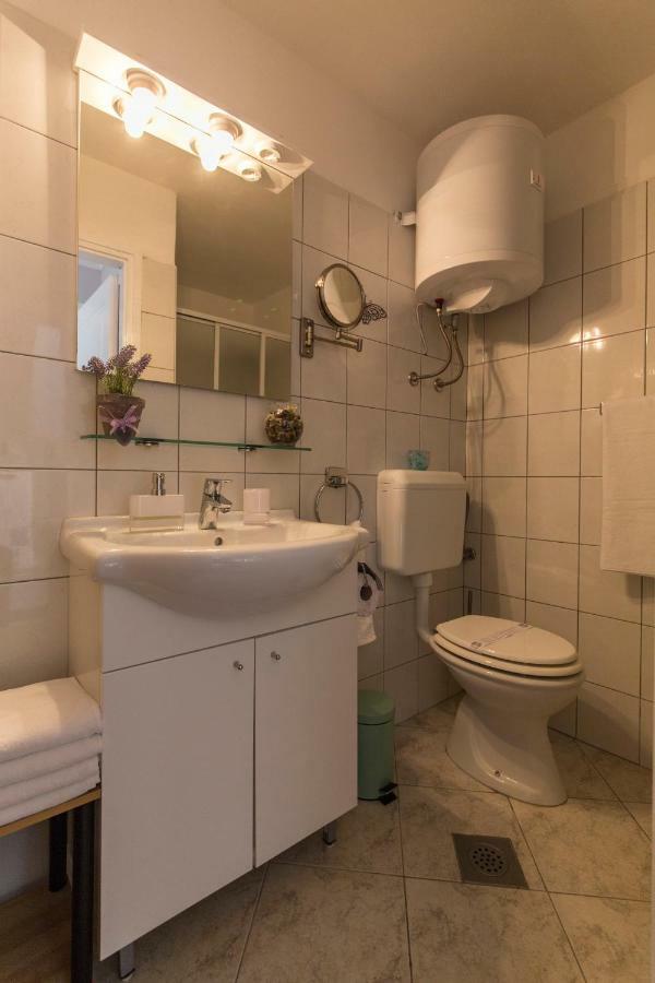 Apartments Tasha Mali Losinj Exterior photo