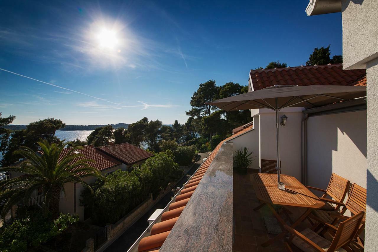 Apartments Tasha Mali Losinj Exterior photo
